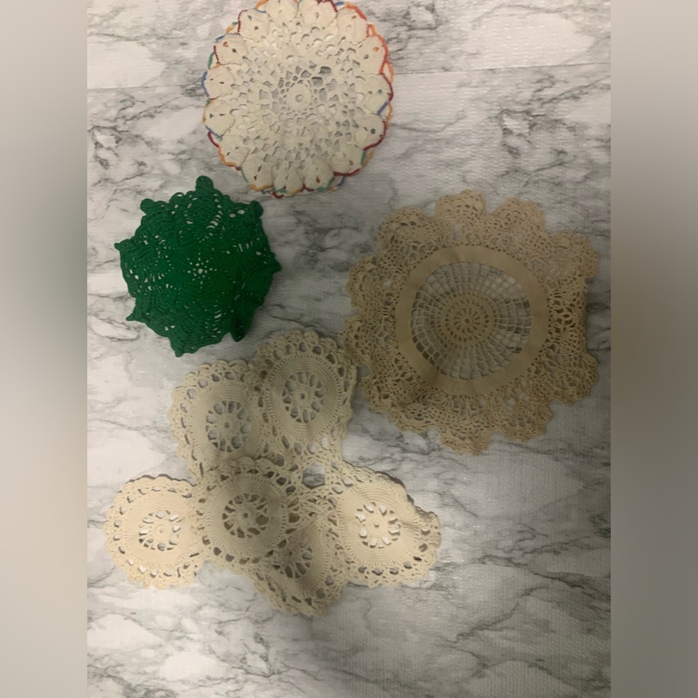 Vintage doily’s set of 5 different sizes.